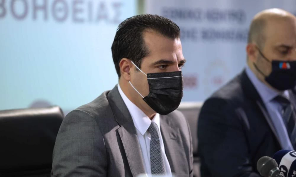 "Χειροβομβίδα" Πλεύρη: "Ίσως επανεξετάσουμε το πρωτόκολλο για τα σχολεία"
